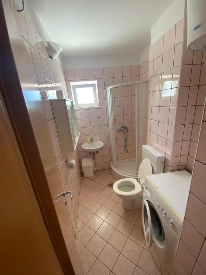Apartment Dilba Novalja Exteriör bild